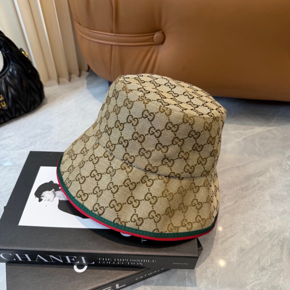 💛🤍Gucci GG Monogram Web Bucket Hat Beige